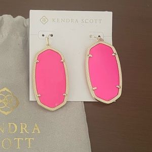 Danielle Gold Statement Earrings in Neon Pink Magnesite NWT